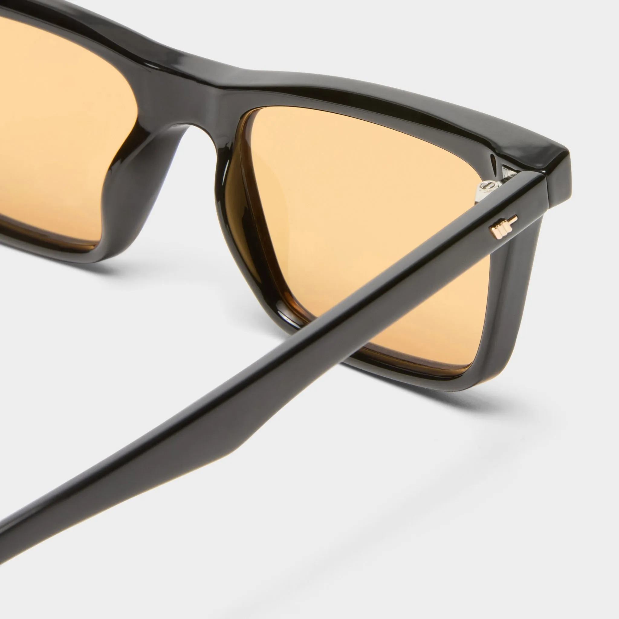 BROSKI | BLACK AMBER TINT