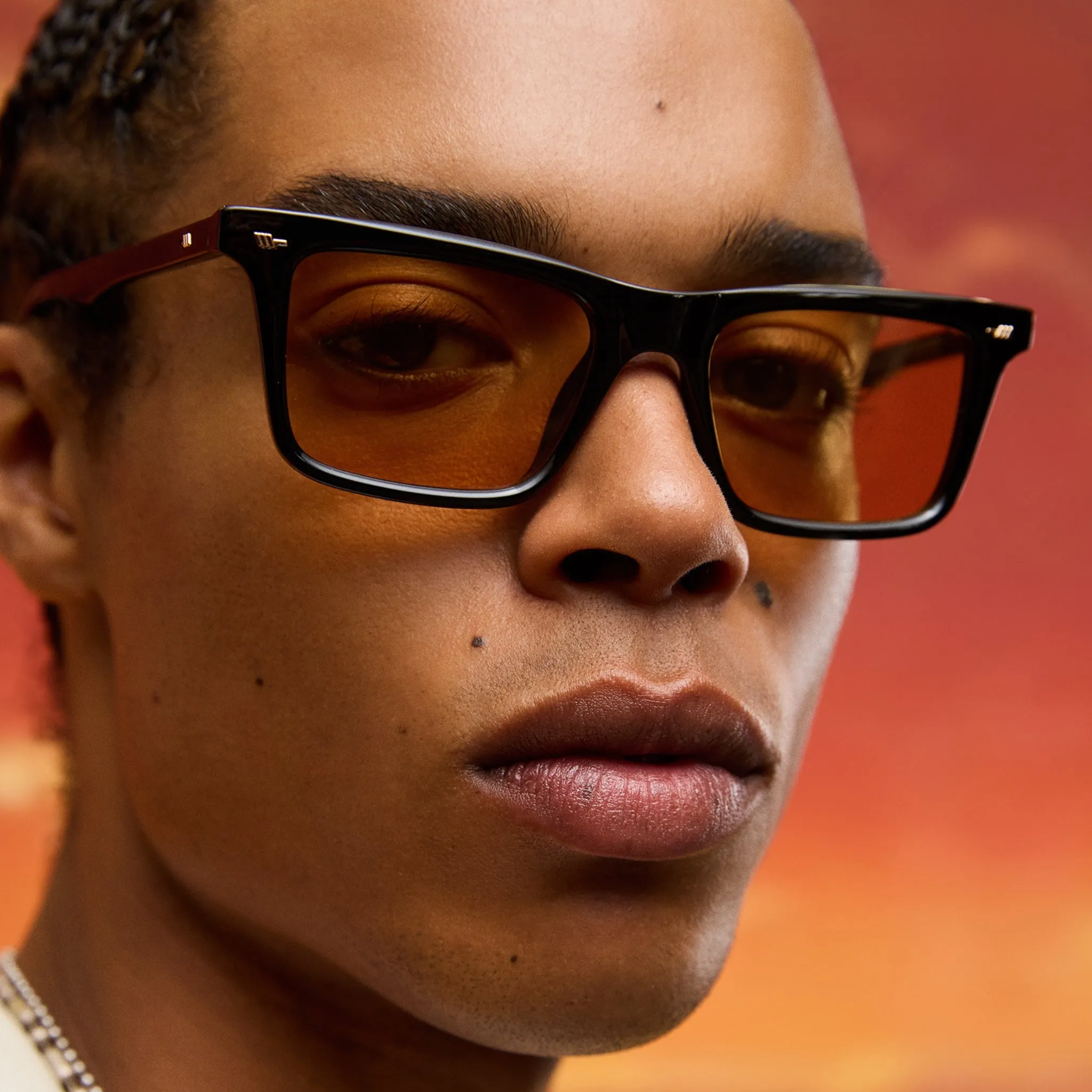 BROSKI | BLACK AMBER TINT