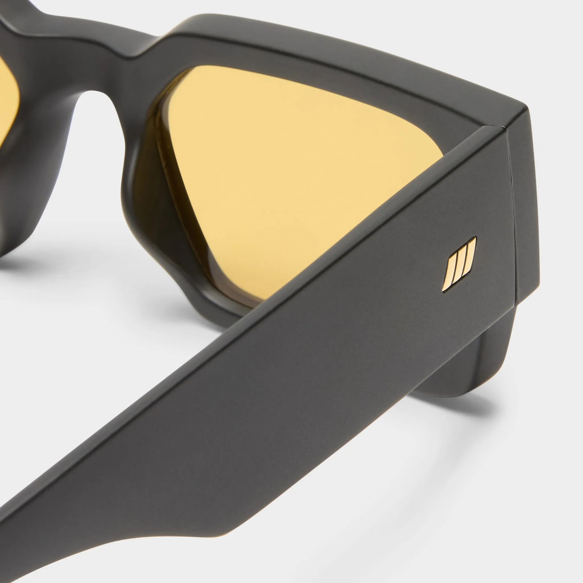 CONTEMPLATION | MATTE BLACK