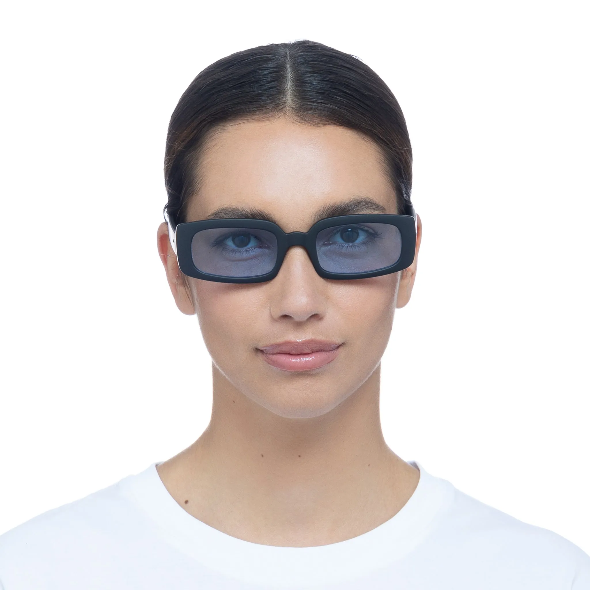 DYNAMITE | MATTE BLACK BLUE PHOTOCHROMIC