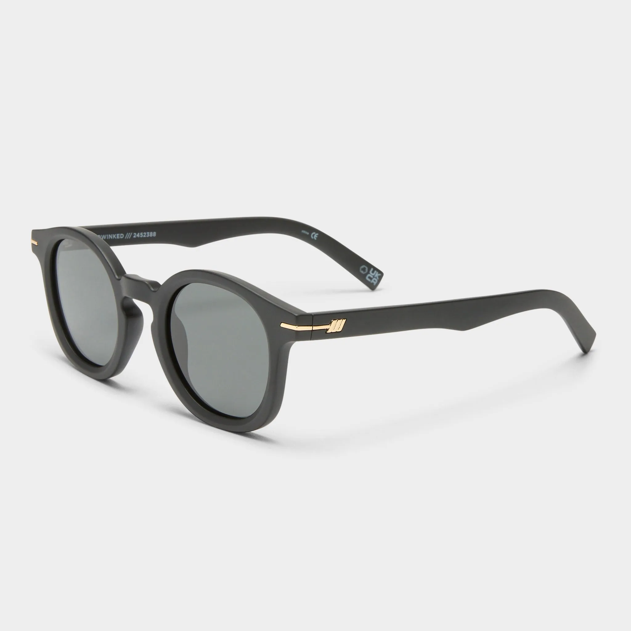 HOODWINKED | MATTE BLACK