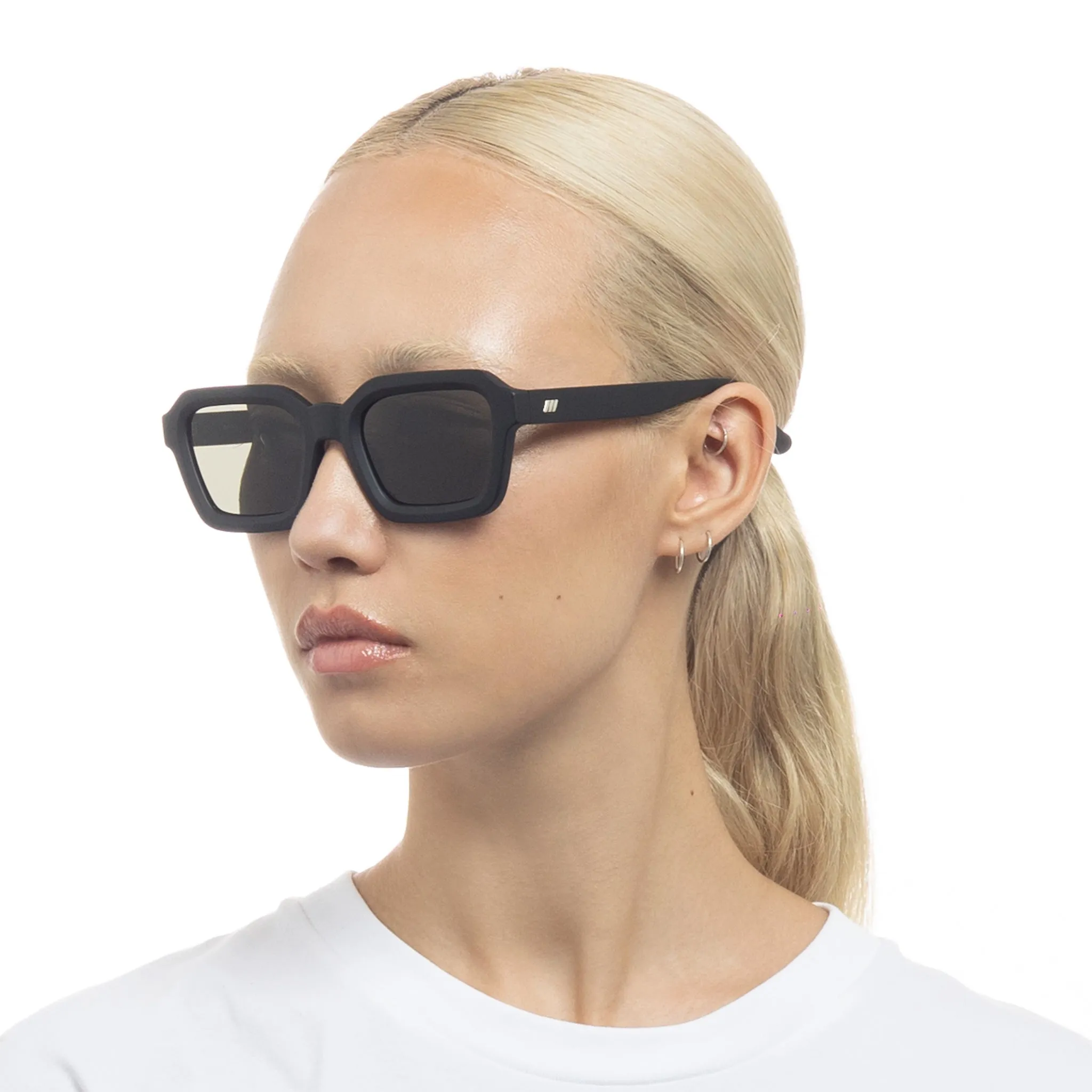 IMPOSSIBLE | MATTE BLACK