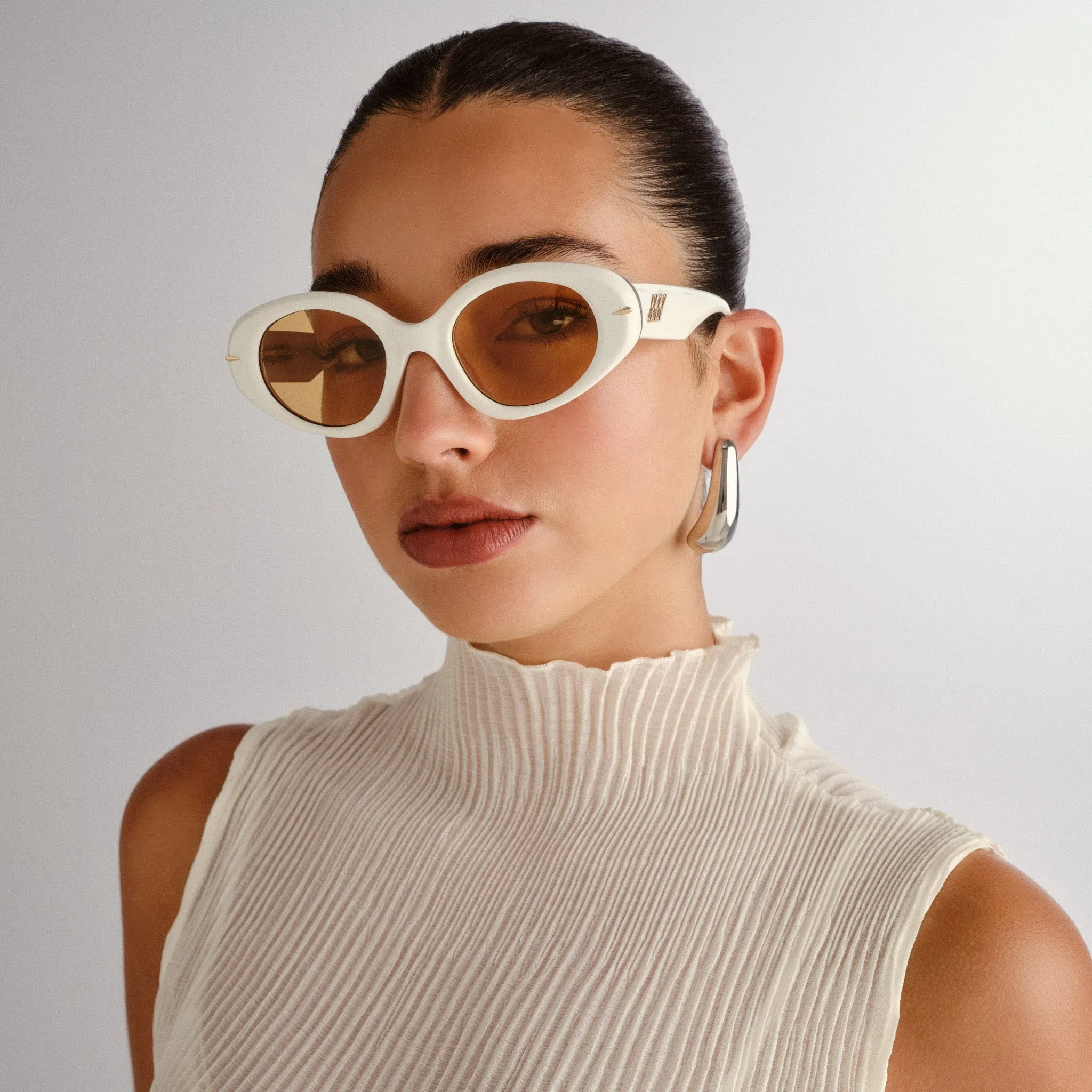 NUMERO DOS | IVORY