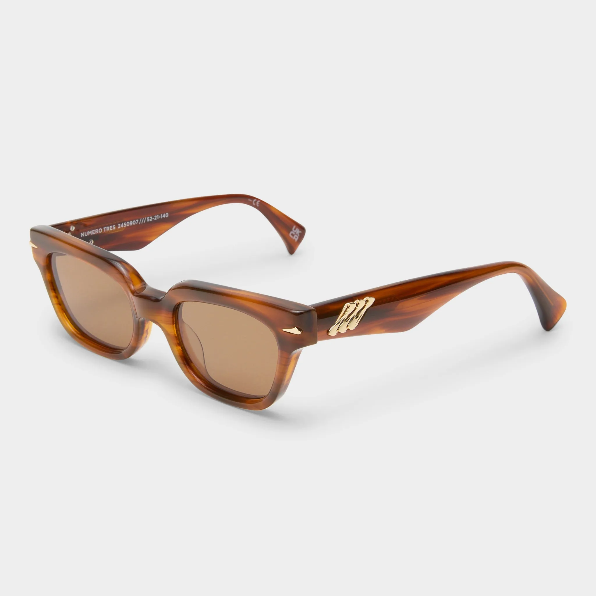 NUMERO TRES | TEAK