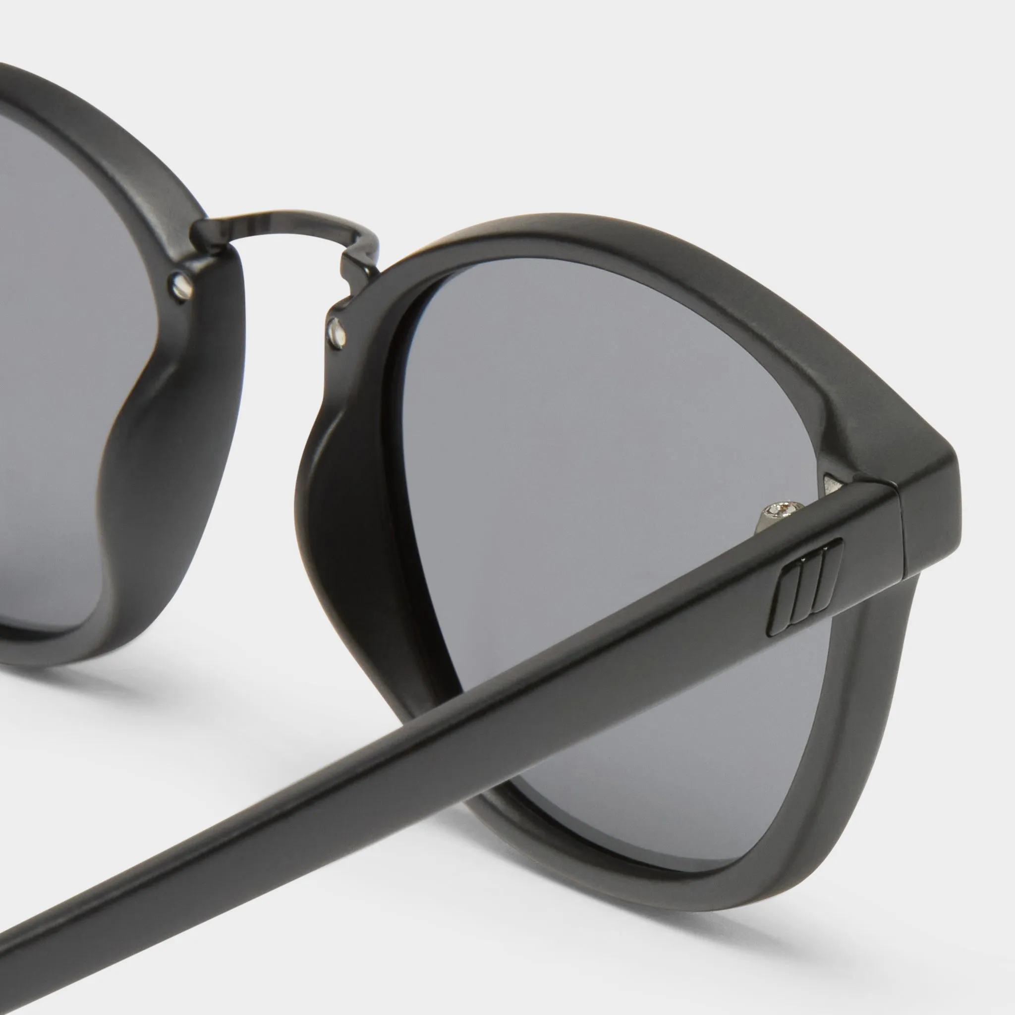 OBLIVION | MATTE BLACK POLARIZED