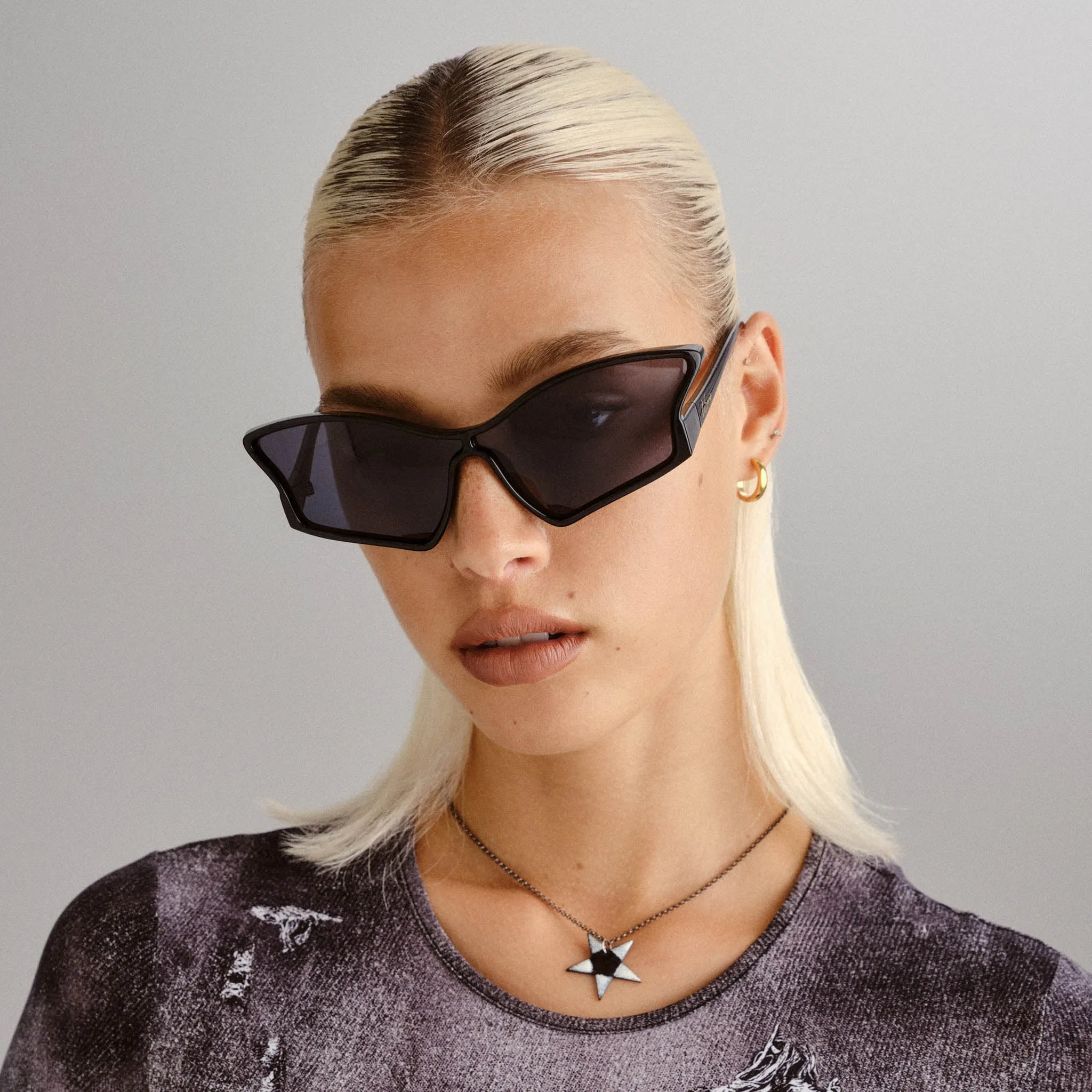 TAILFIN | BLACK