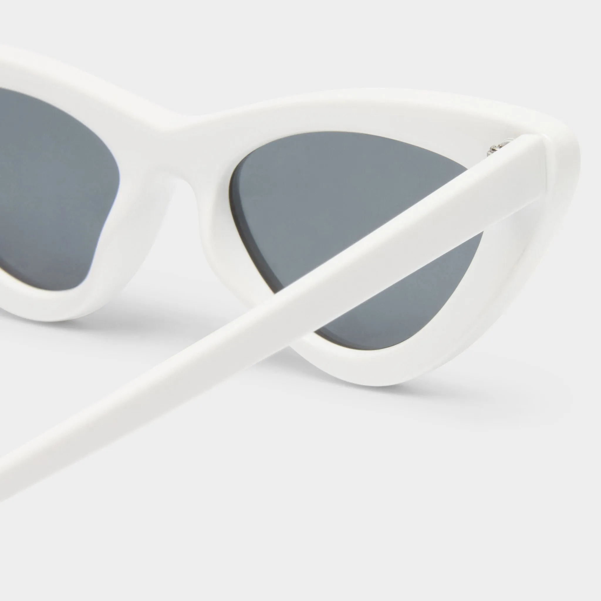 THE LAST LOLITA | WHITE