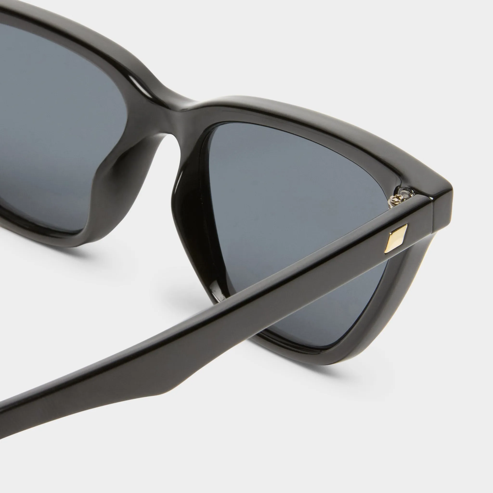 UNFAITHFUL | BLACK SMOKE MONO