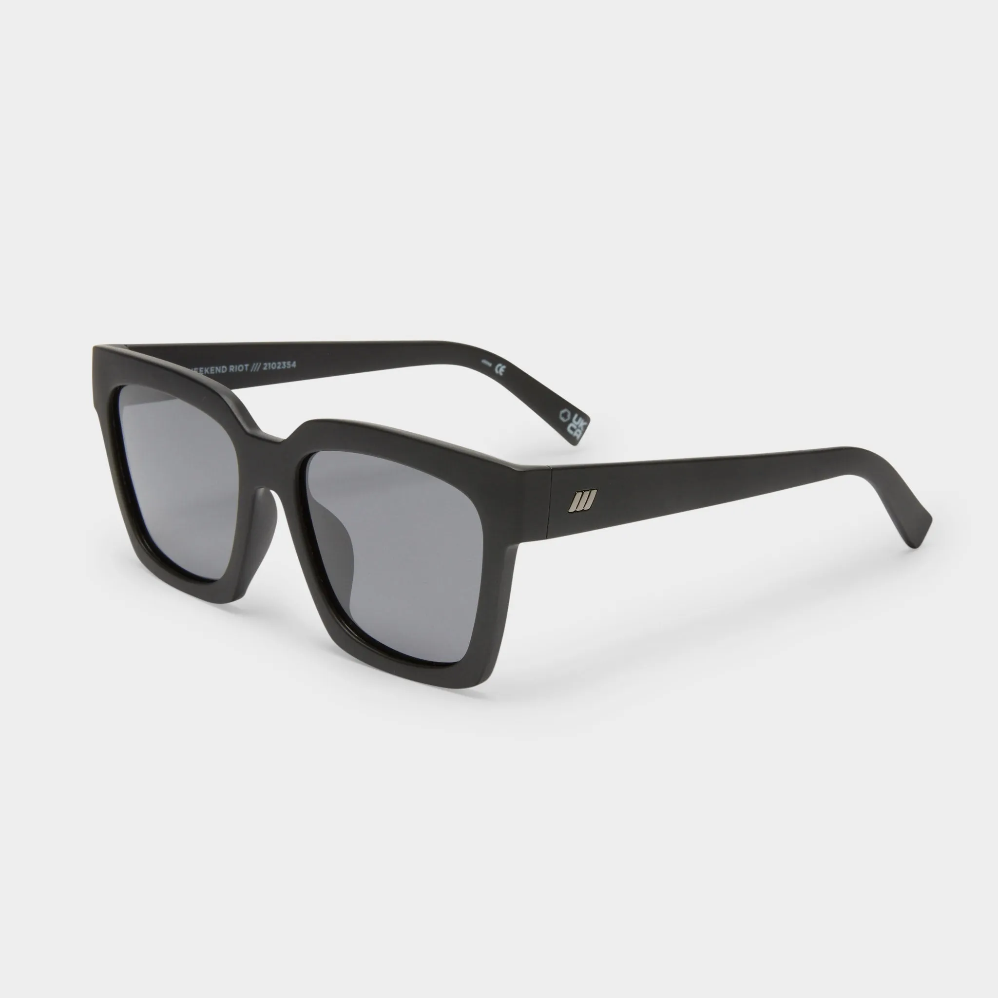 WEEKEND RIOT | MATTE BLACK POLARIZED