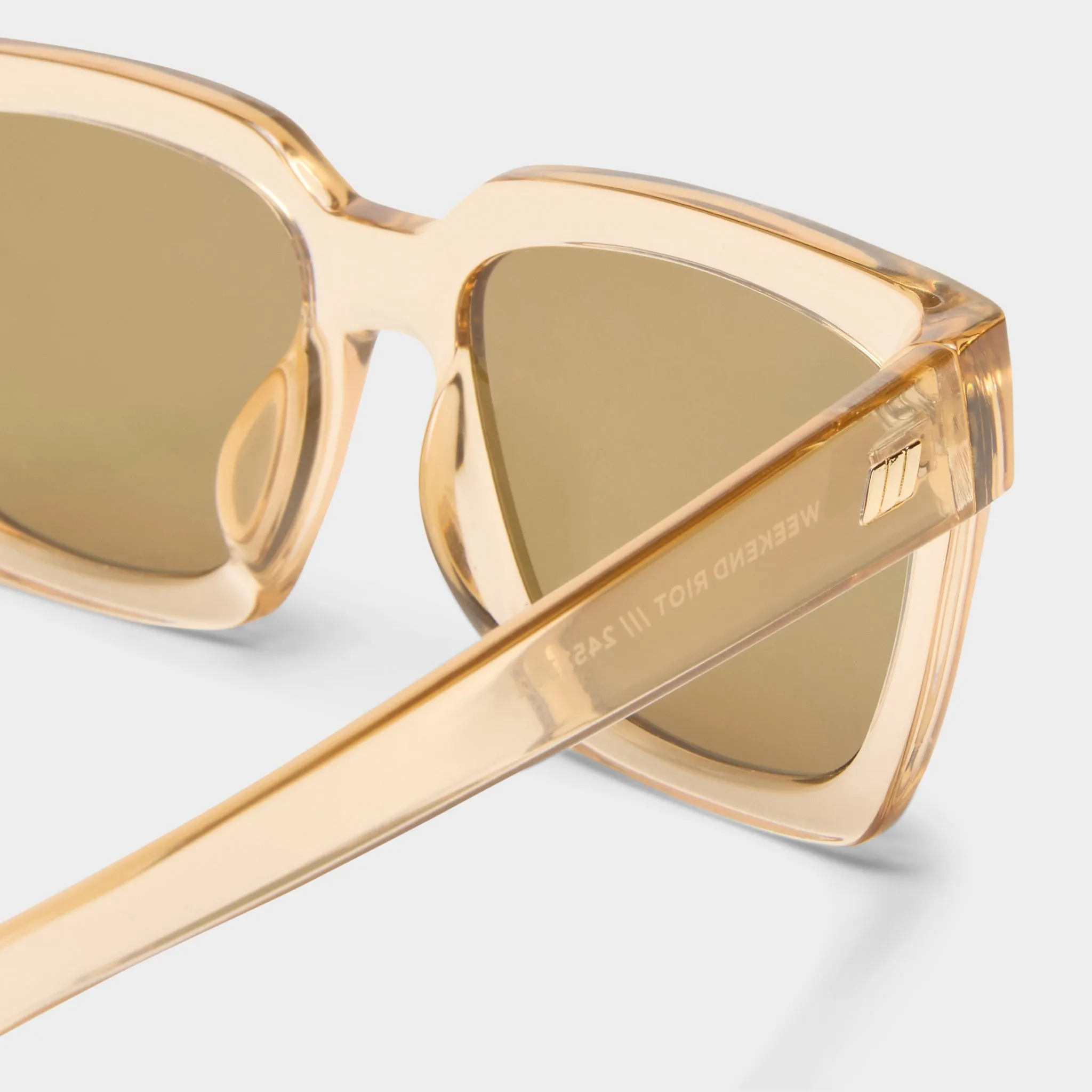 WEEKEND RIOT | SAND PEACH MIRROR